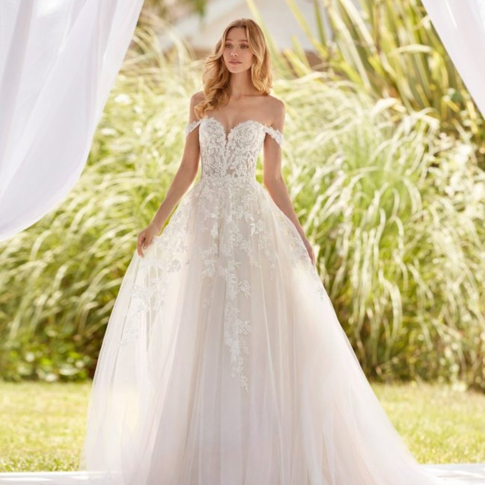 Aire Barcelona Wedding Dress